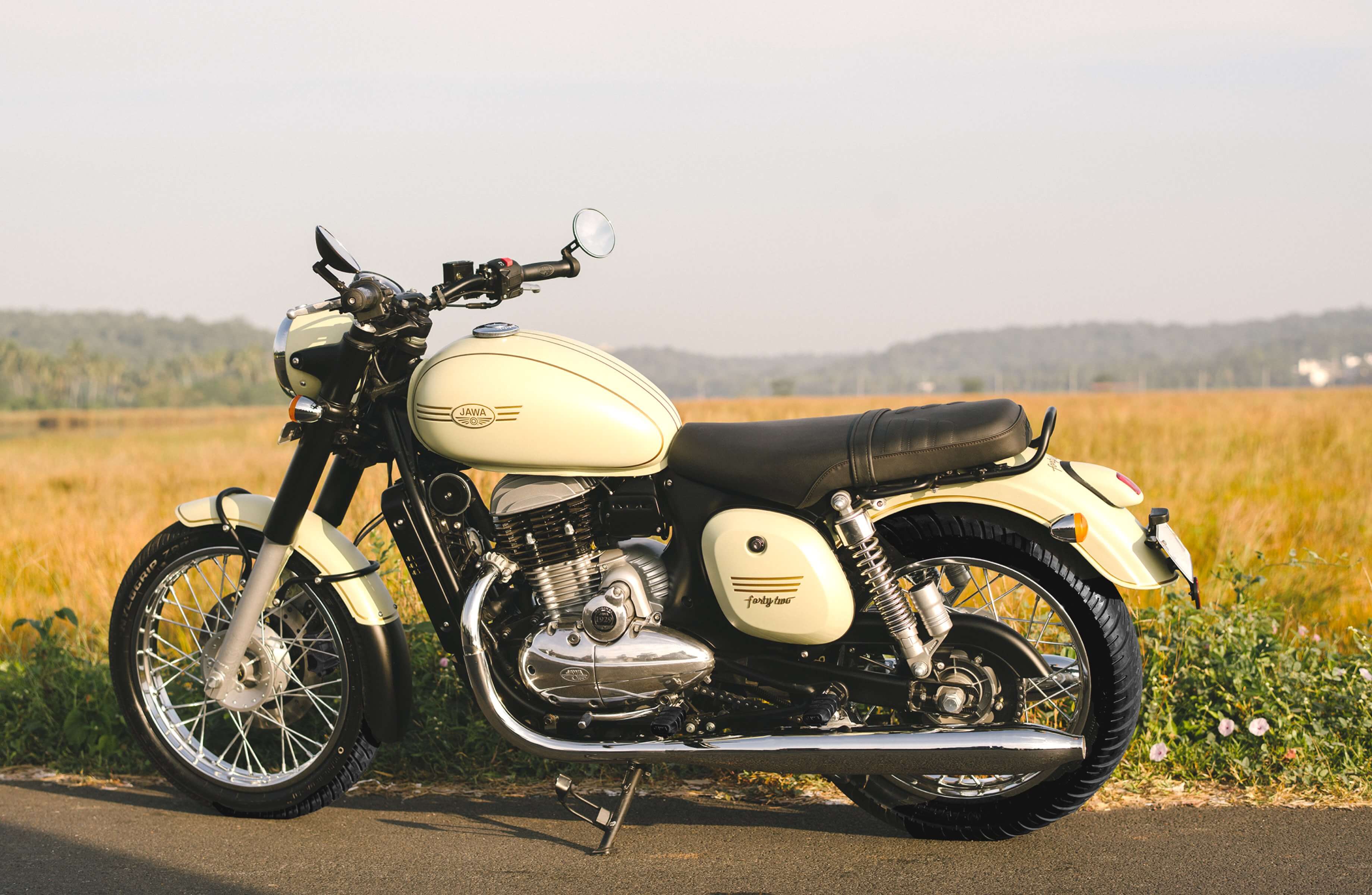 Jawa 42 available for rent in Nainital